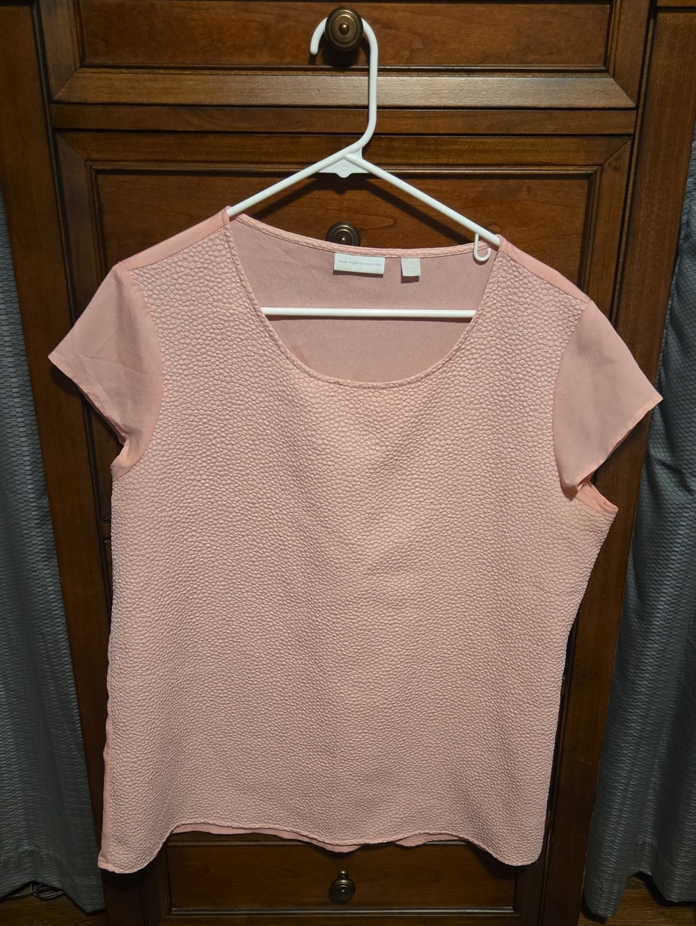 New York & Company Textured Scoop Neck Top in Blush